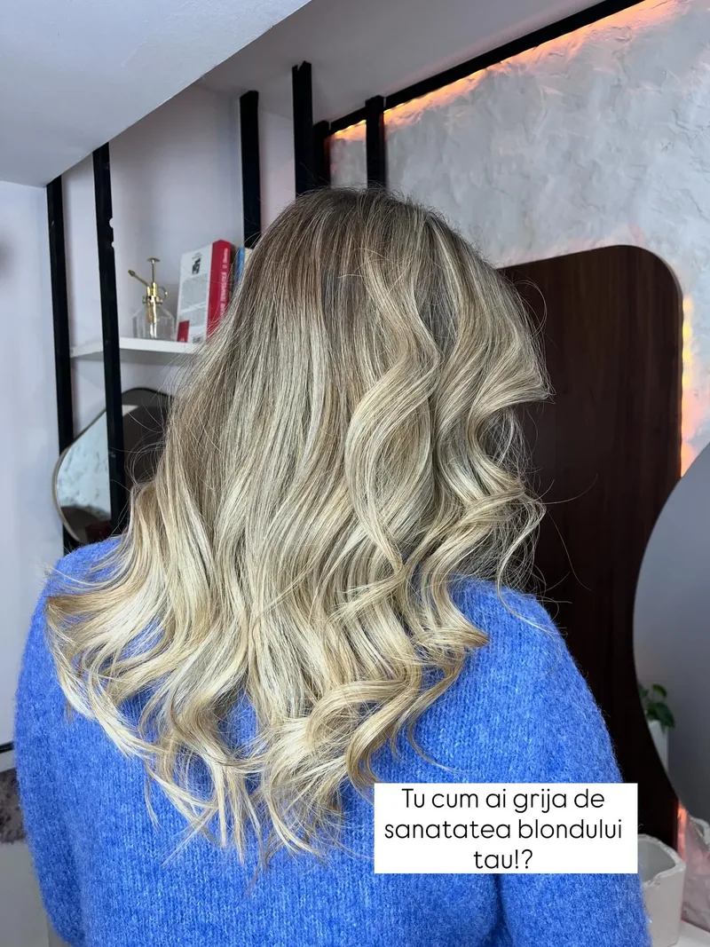 Blond cu valuri